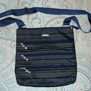 Baggallini crossbody carryall